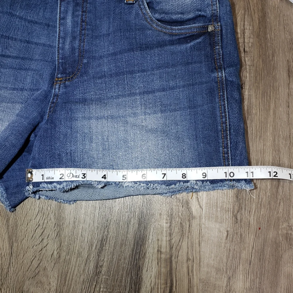 Kut from the Kloth Women's 32 (4) Denim Jean Shorts Raw Hem High Rise Medium‎ - Picture 6 of 11